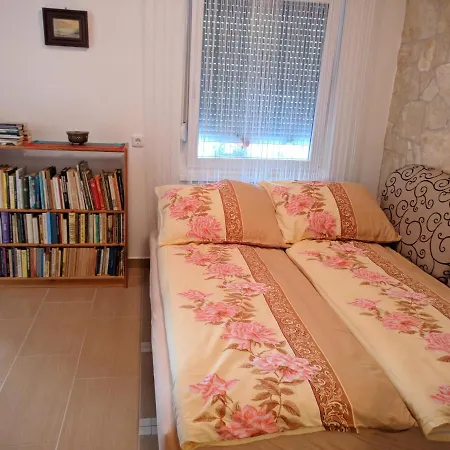 Cseresznyes Apartman